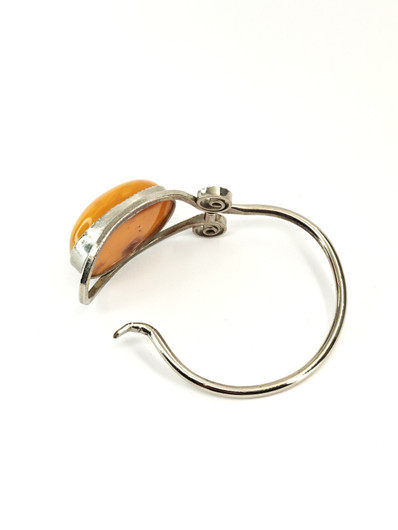 Vintage rannekoru suurella meripihkalla 