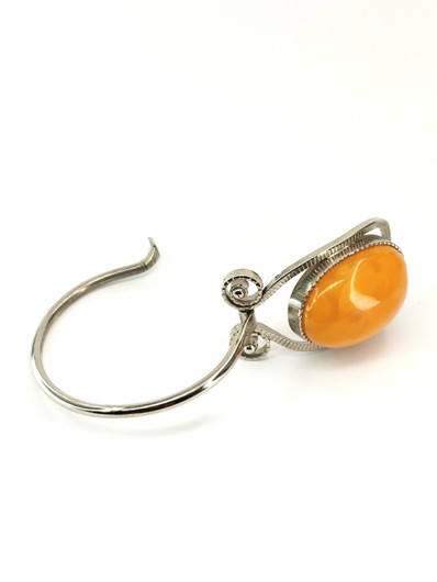 Vintage rannekoru suurella meripihkalla 