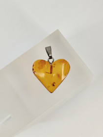 Vintage heart pendant with Baltic Amber 