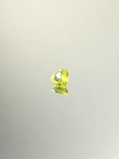 Peridootti 0,3 ct sydän