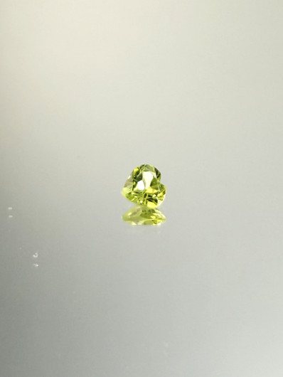 Peridootti 0,3 ct sydän