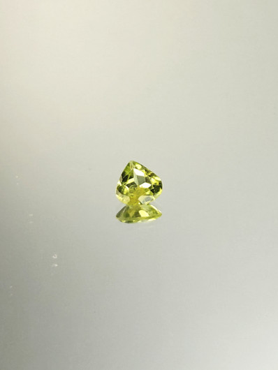 Peridootti 0,6 ct pisara