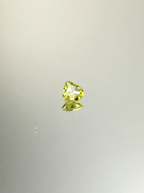 Peridot 0,6 ct pear
