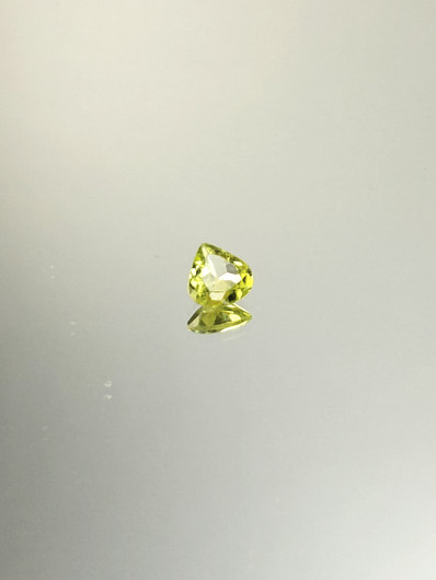 Peridootti 0,6 ct pisara