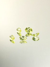 Peridot lot ( 5 x 4 - 5 x 3 mm) oval