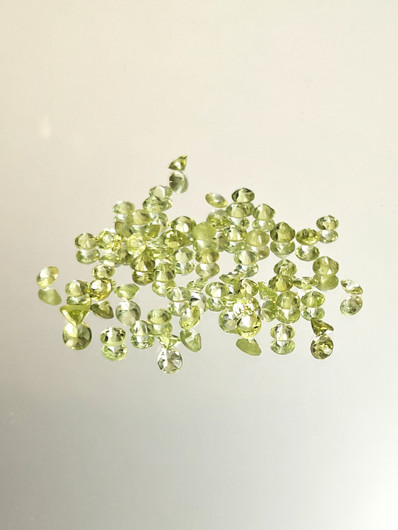 Peridot lot ( 3 - 2 mm) round
