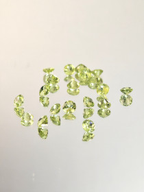 Peridot lot ( 4 - 3 mm) round