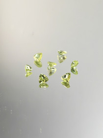 Peridot lot (4-3 mm) triangle