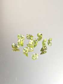 Peridot lot ( 6 x 4 - 5 x 3 mm) pear