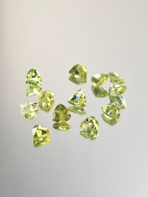 Peridot lot (5 -4 mm) triangle