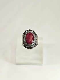 Vintage hopeasormus rubiinilla