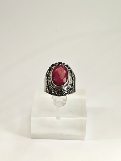 Vintage silver ring with ruby