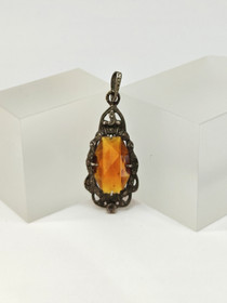 Vintage hopeinen riipus koriste kivellä