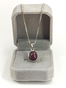 Vintage hopeinen luonnon rubiini riipus ketjulla