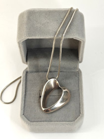 Vintage silver pendant with chain