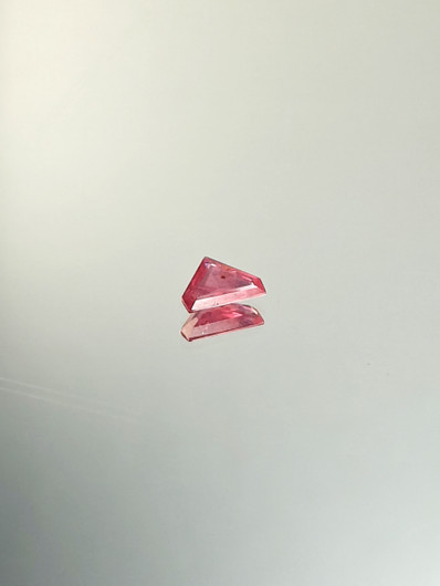 Ruby 0,7 ct fancy