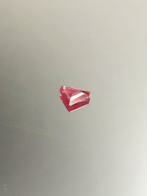 Ruby 0,7 ct fancy