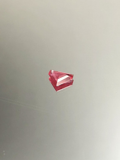 Ruby 0,7 ct fancy