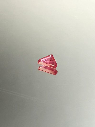 Ruby 0,7 ct fancy