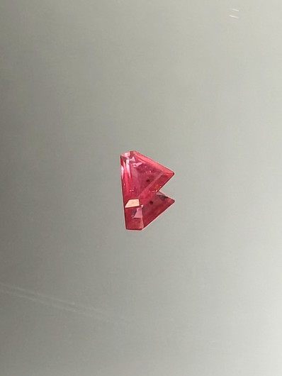 Ruby 0,7 ct fancy