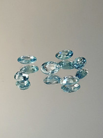 Zircon lot ( 6-5 x 4 x 2 mm) oval
