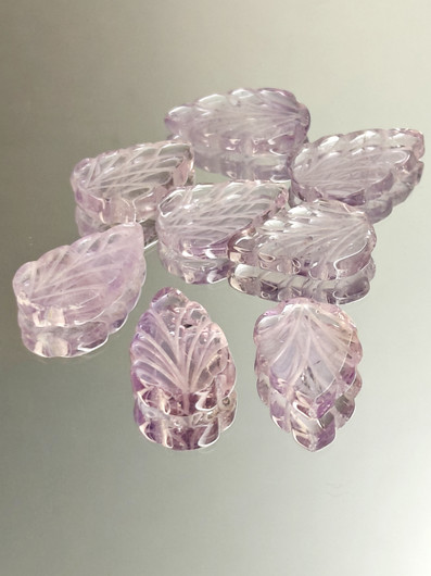 Amethyst lot ( 21-19 x 14-12 x 4-3 mm ) leaf