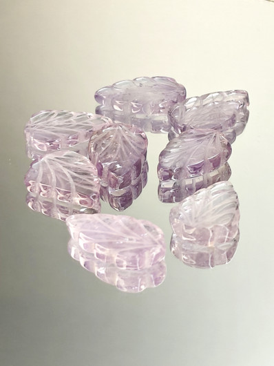 Amethyst lot ( 21-19 x 14-12 x 4-3 mm ) leaf