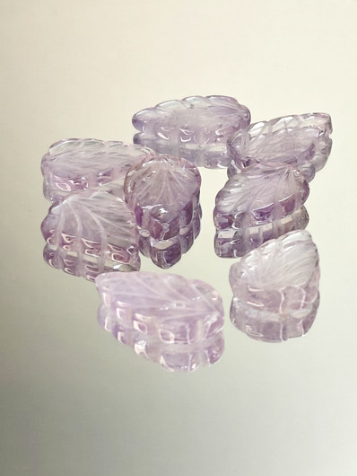 Amethyst lot ( 21-19 x 14-12 x 4-3 mm ) leaf