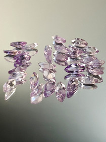 Ametisti erä ( 7-4 x 3-2 x 2-1 mm \ 0,49 ct ) markiisi