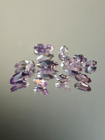 Ametisti erä ( 7-4 x 3-2 x 2-1 mm \ 0,25 ct ) markiisi