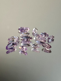 Ametisti erä ( 7-4 x 3-2 x 2-1 mm \ 0,25 ct ) markiisi