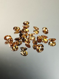 Zircon lot ( 6-5 x 4-3 x 3-2 mm ) oval