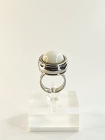 Vintage sormus korukivellä