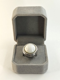 Vintage sormus korukivellä