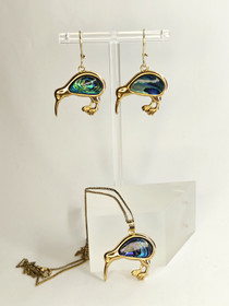 Vintage setti riipus ketjulla ja korvakoruilla