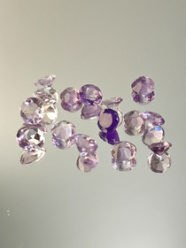 Ametisti erä ( 6-5 x 4-3 mm \ 0,7 ct ) pyöreä