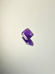 Ametisti 2,6 ct, smaragdi hionta