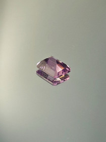 Ametisti 3,6 ct, smaragdi