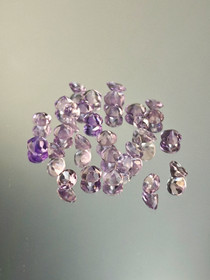 Ametisti erä ( 4-3 x 2 mm \ 0,2 ct ) pyöreä