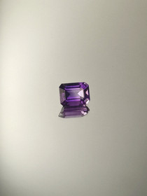 Ametisti 1,2 ct, smaragdi