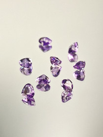 Ametisti erä ( 5 x 4 x 3-2 mm \ 0,3 ct ) sydän