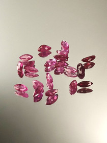 Ruby  lot ( 4.8-4.4 x 2.5-2 mm \ 0,14 ct ) marquise
