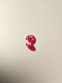 Burman Rubiini 0.9 ct ovaali