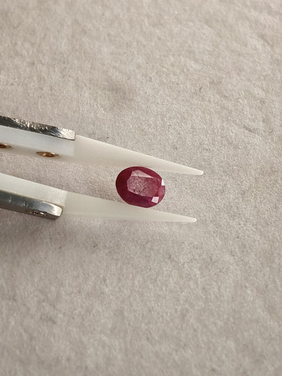 Natural Sapphire 2,3ct color enhanced