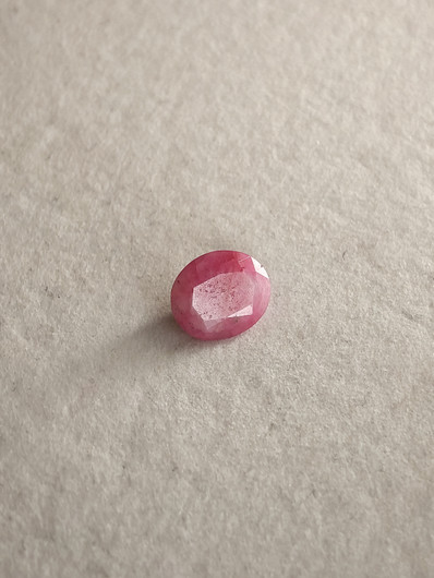 Luonnon safiiri 6,3ct väri käsitelty