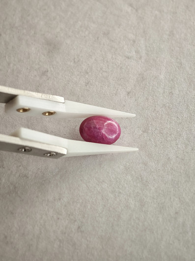 Luonnon safiiri 6,6ct väri käsitelty