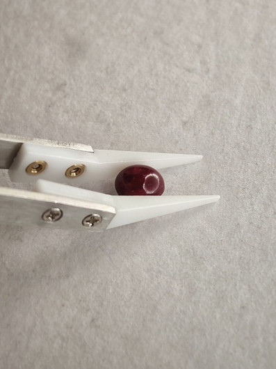 Luonnon safiiri 4,9ct väri käsitelty