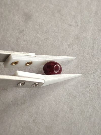 Luonnon safiiri 4,9ct väri käsitelty