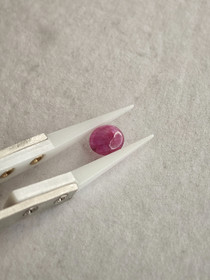 Luonnon safiiri 2,57ct väri käsitelty