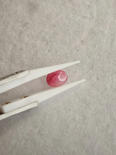 Luonnon safiiri 1,68ct väri käsitelty